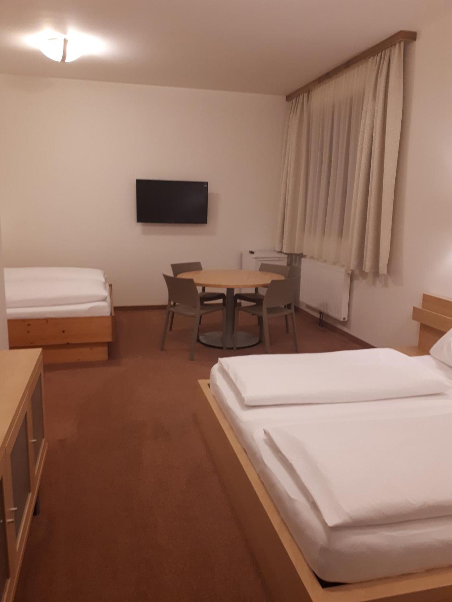 Starjet Hotel