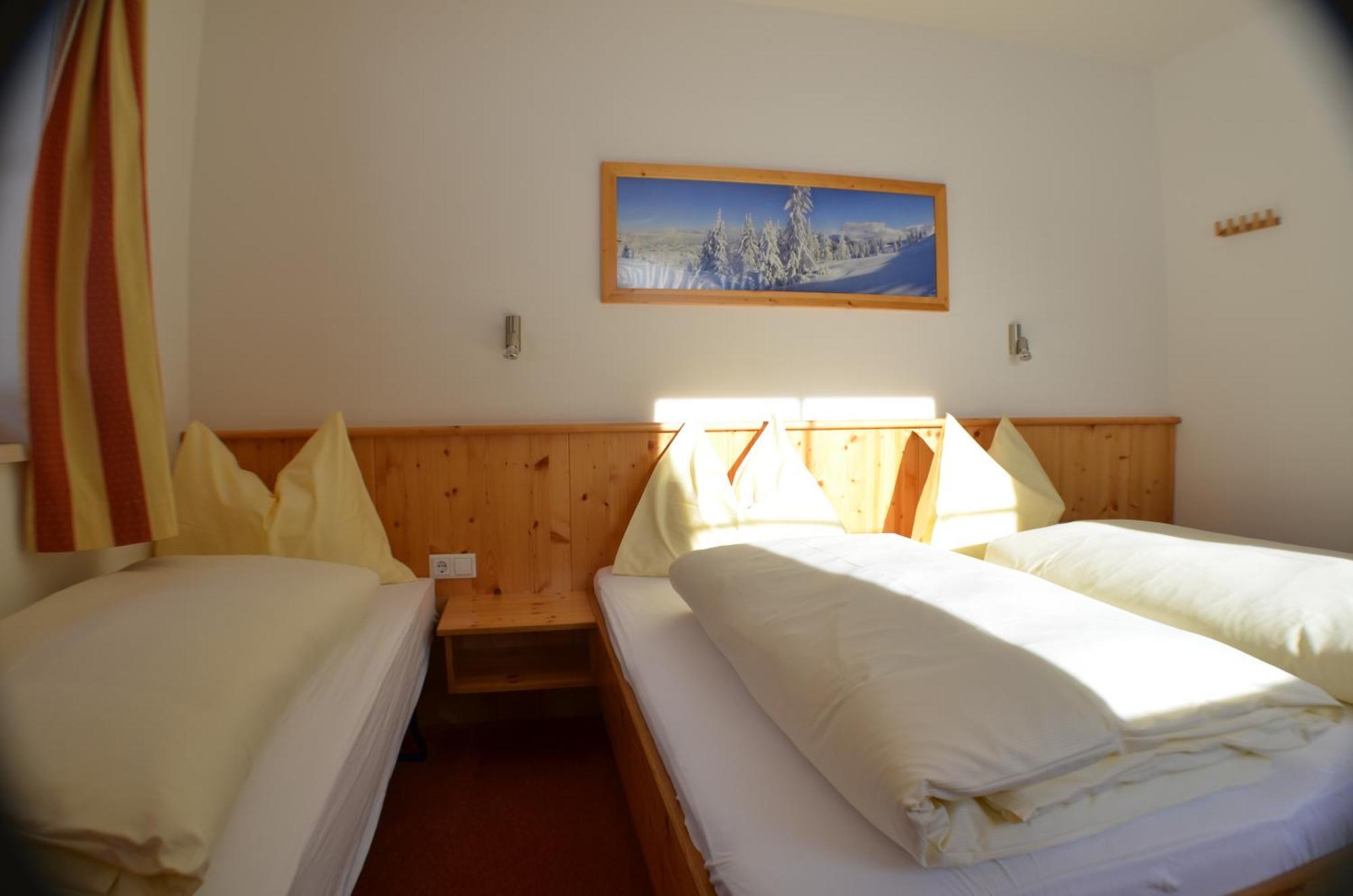 Starjet Hotel